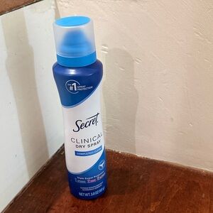 NWT Secret Clinical Dry Spray - complete clear super sweat